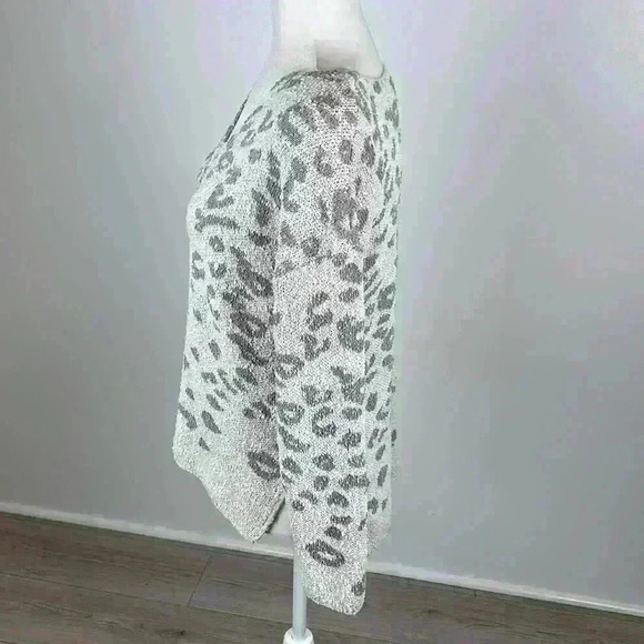 Knox Rose Cheetah Print V-Neck Sweater Size S - Picture 3 of 8